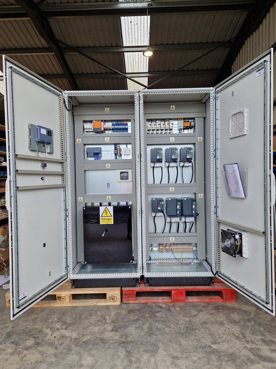 HarpElectrical's tweet photo. Amazing photos of the automated control panel designed and built for @ETM_recycling!
With this advanced system, ETM can now enjoy seamless automation, precise control, and unparalleled efficiency in their operations.

#harpelectrical #Automation #ControlPanel #Innovation https://t.co/kIVbNmD6RS
