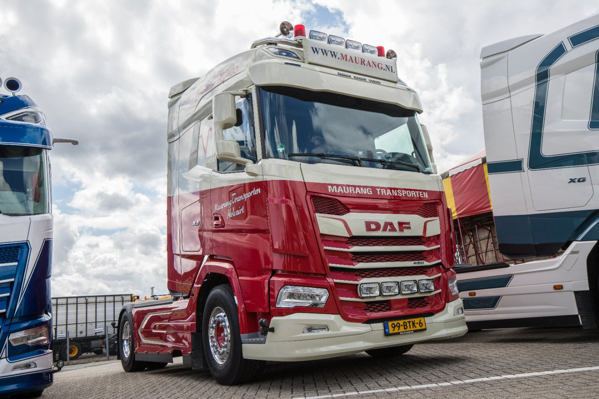 Truckland's tweet photo. [4] Truckland klanten in DAF NL showstraat op het #TruckstarFestival

🚛 DAF XG 480 FT.
Maurang Transport @maurangtransport

#DAFfan #DikkeDAF #maurangtransport https://t.co/B6U9KUWPVn