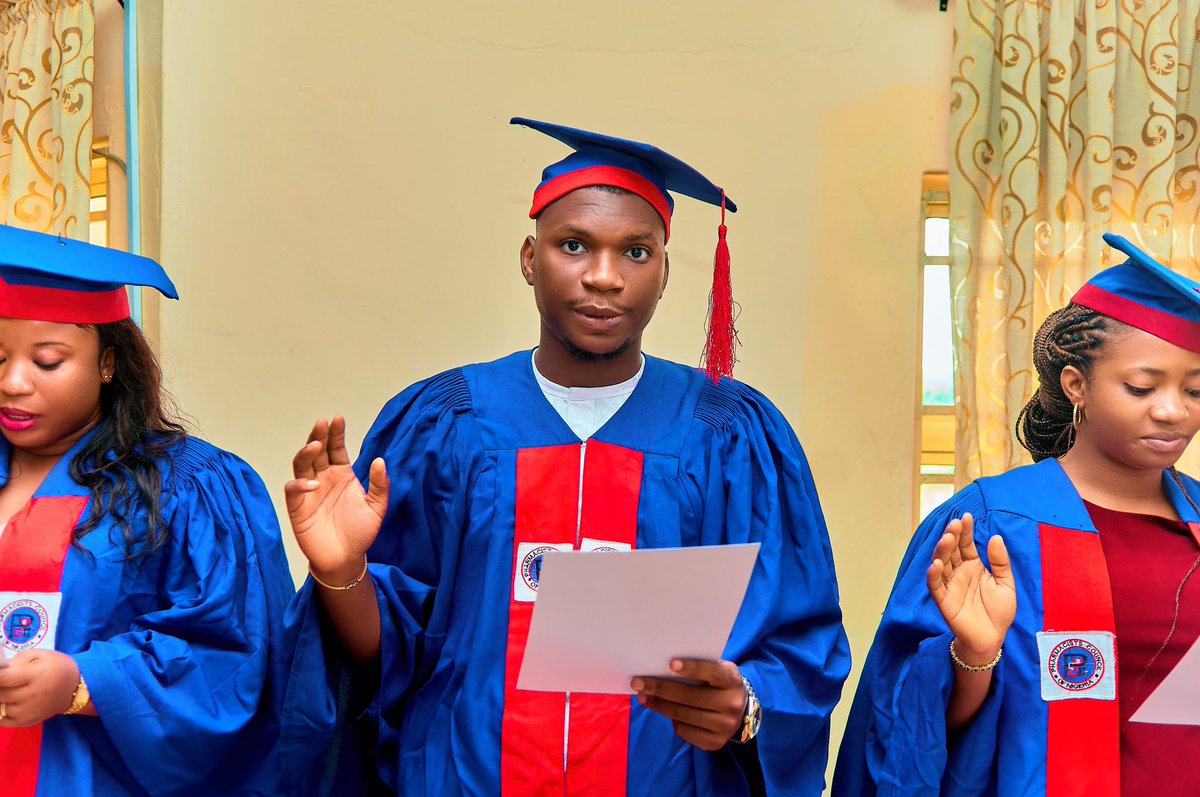 NwabisiDaniel's tweet photo. Congratulations to me on my induction into the Pharmacy profession, being waiting over 4 years for this day. Delay is not Denial, destiny must come to pass π
From 13/12/19 to 27/07/23
#2pzππ‘π #Passion2zenith #2pz_empire #2pz_realtyltd https://t.co/sqXfQl9DyH