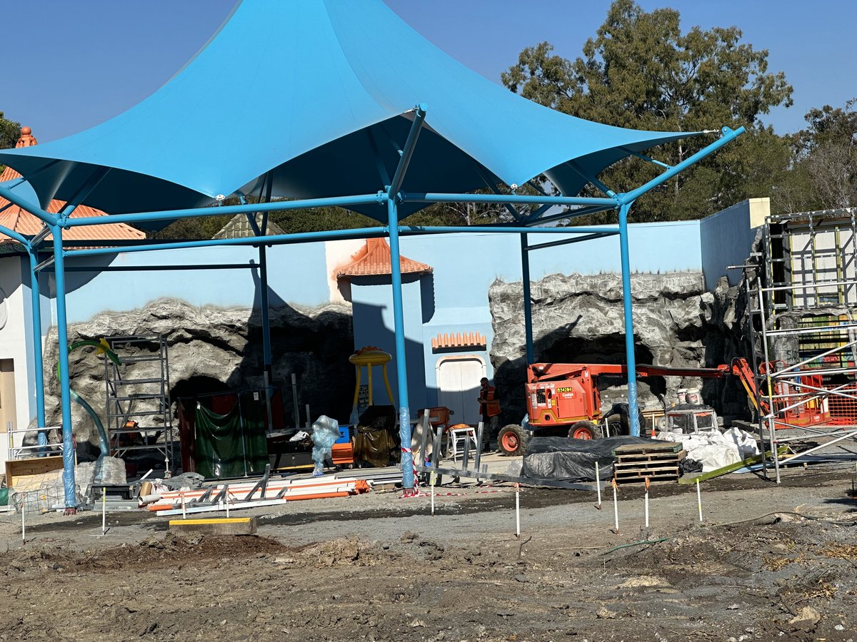 ThemeParkOgre's tweet photo. The #rockwork for Seabed Splash in the Ocean Parade Expansion at Dreamworld is looking great!
This new splash zone will be opening later this year. 💧 https://t.co/gg0x1v4FsL