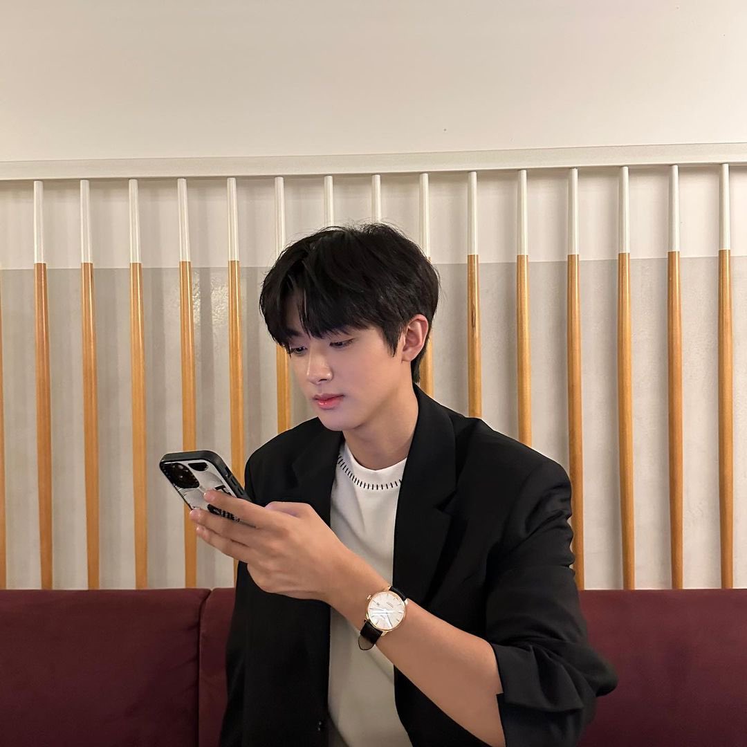 [IG] 230801 kimminkyu_0312 instagram update 🤍

“ 🎶🎶 ”

🔗  instagram.com/p/CvZaTk0v37V/…

#김민규 #민규 #KIMMINKYU #คิมมินกยู