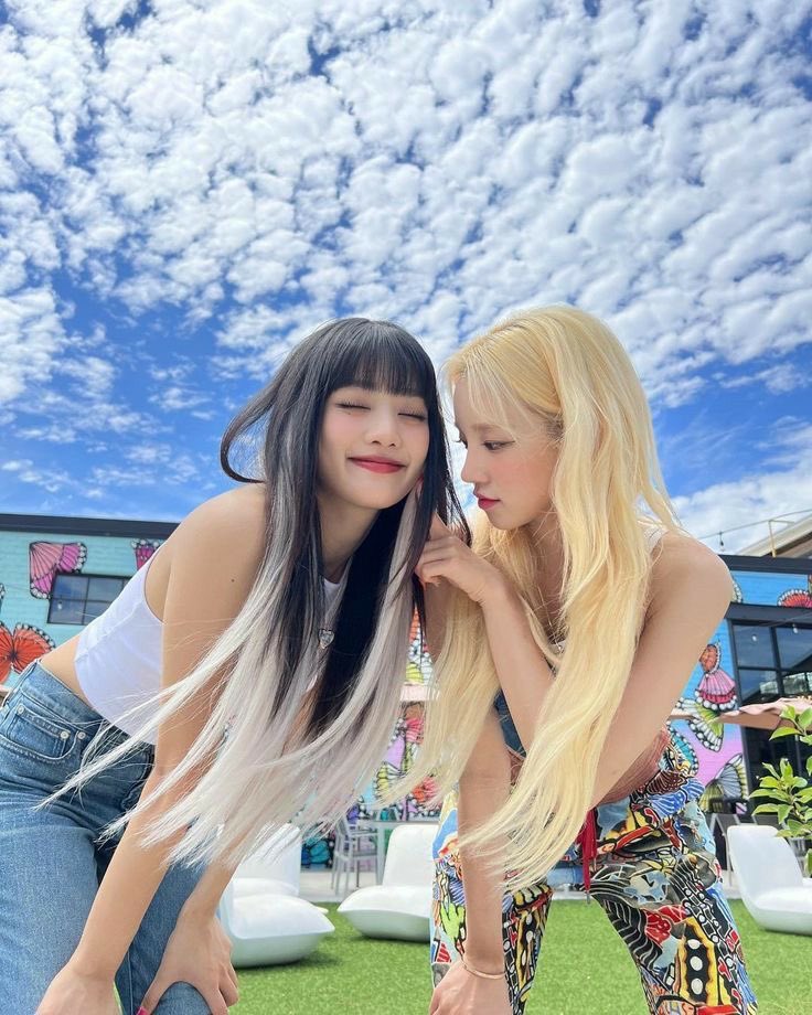 lineurs's tweet image. happy gfs day! ( lah )