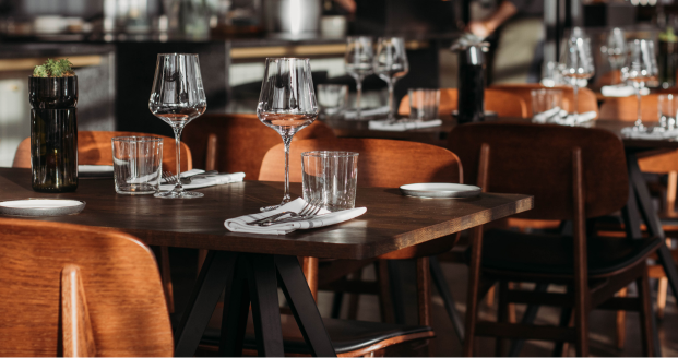 UMIH_France's tweet photo. #DarkKitchen | La Commission interministérielle d'enrichissement de la langue française, s’est prononcée pour traduire "Dark kitchen" par "Restaurant tout en ligne". https://t.co/scmZUqxvDd