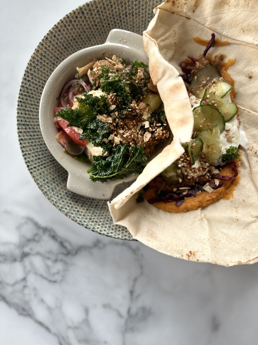 cateringbm's tweet photo. Looking for a tasty mid-week dinner option? Try our delicious Lamb Shawarma! Succulent lamb, perfectly spiced with warming flavours and served with a warm pita. Wake up your tastebuds with every mouth-watering bite! π€€ #lambshawarma #FoodatWork #TalentedChefs https://t.co/lfEpZGZrla