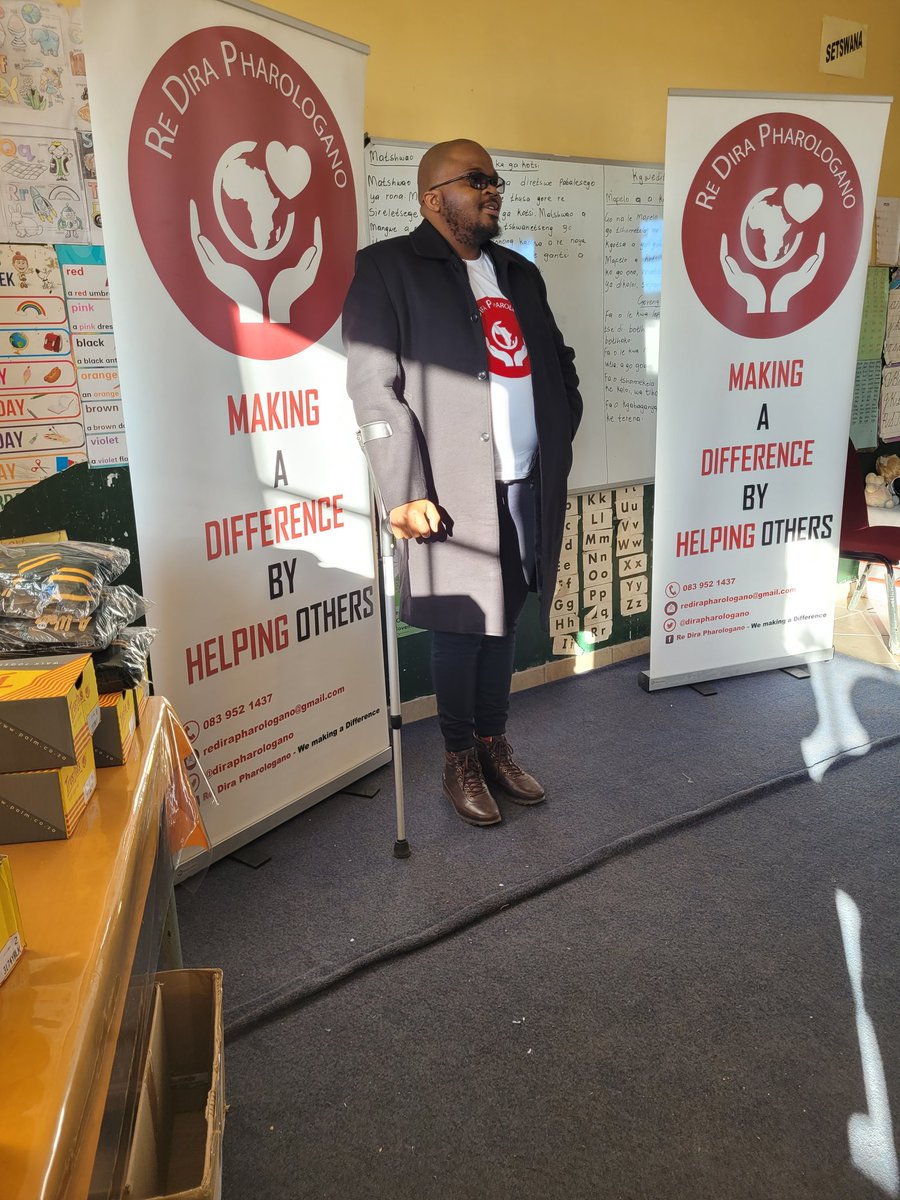 dirapharologano's tweet photo. As we continue to make a difference in the lives of others, we were able to donate 50 pairs of school shoes and socks to learners at Itekeleng Primary School in Maphiniki. 

#RedDiraPharologano
#WeMakingADifference https://t.co/Mhyo8uVThd