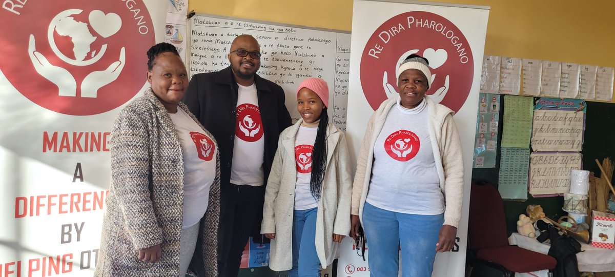 dirapharologano's tweet photo. As we continue to make a difference in the lives of others, we were able to donate 50 pairs of school shoes and socks to learners at Itekeleng Primary School in Maphiniki. 

#RedDiraPharologano
#WeMakingADifference https://t.co/Mhyo8uVThd