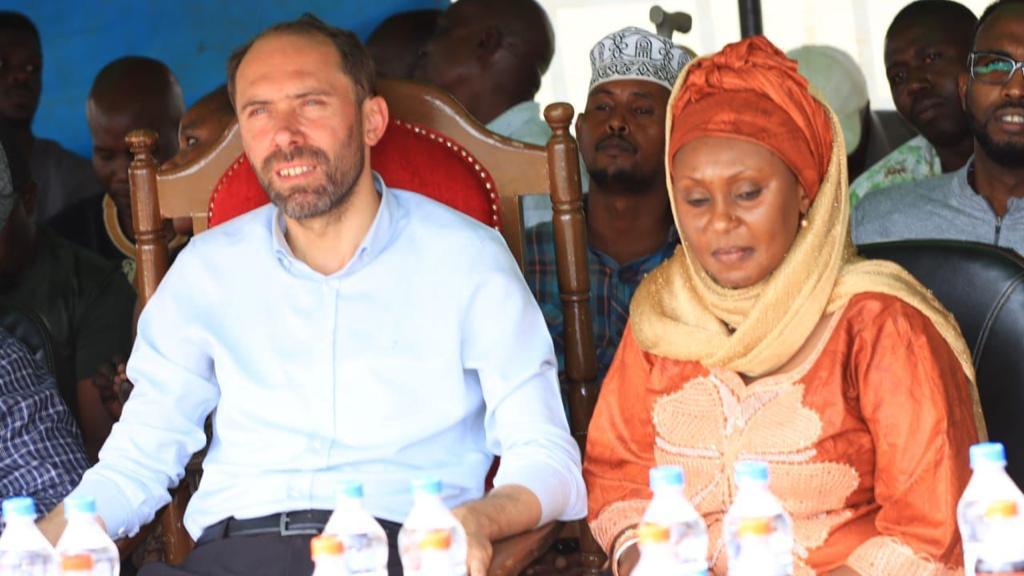 ORAC_Kenya's tweet photo. This weekend we launched boreholes in Migori, Kakamega and Mumias. In Migori we were hosted by the county woman representative Ms. Fatuma Mohammed and the area residents. We thank our donors Türkiye diyanet vakfı for this wonderful gift. #dropForLife https://t.co/xmBTo9LvNQ