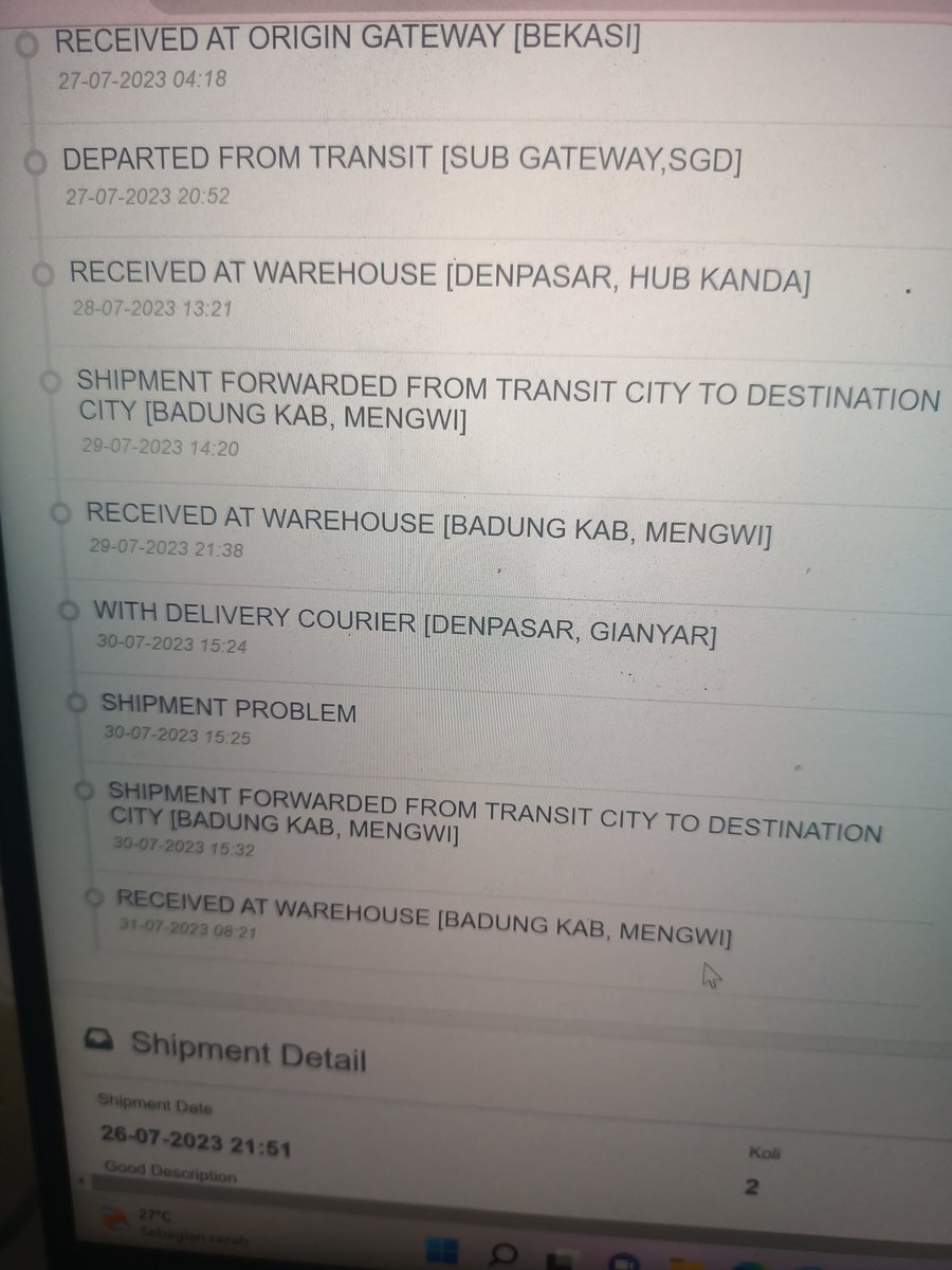 vr_permata's tweet photo. Paket jne nggak nyampe-nyampe... Shipment problem. Help @JNE_ID https://t.co/foGWIi4IMO