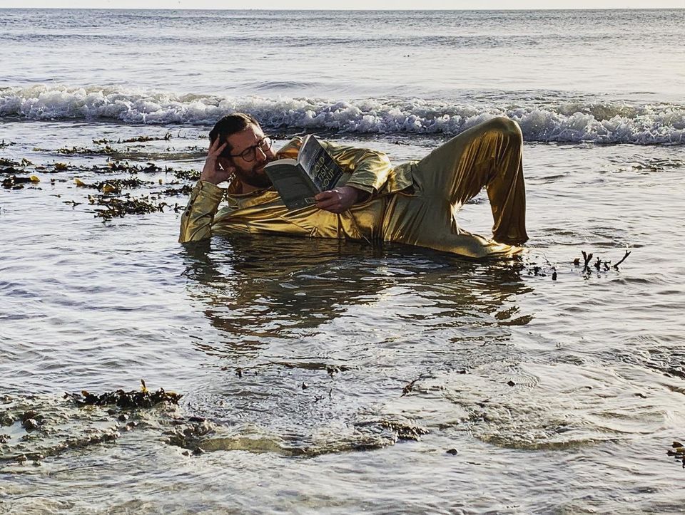 Adam Farrer (JUST BOOK POSTS NOW) tweet media