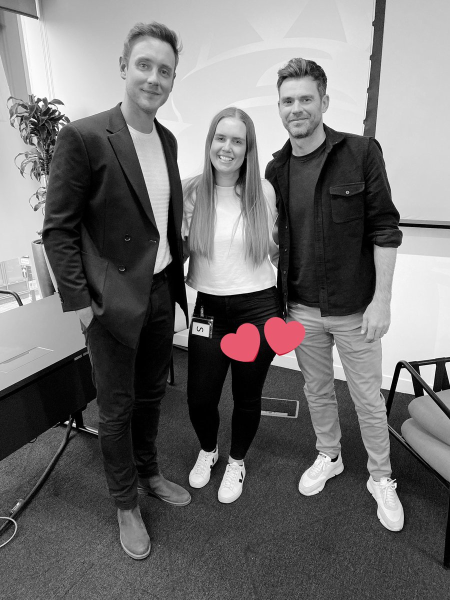 lucy_marlene's tweet photo. 🙌🏼👌🏻legends @StuartBroad8 @jimmy9 🏏🩶 https://t.co/xVfRCEE5JM