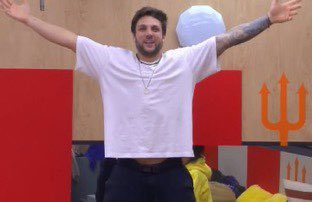 chuckysivan's tweet photo. te quiero mucho primer finalista 🥰 

 #LaCasaDeLosFamososMx https://t.co/byQ3WGDcvD