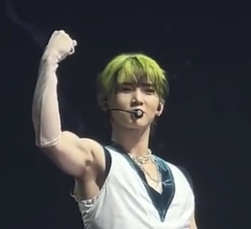 YEOTEEZx's tweet photo. AT THIS POINT ITS A YEOSANG THING … https://t.co/rwtGdyotvB
