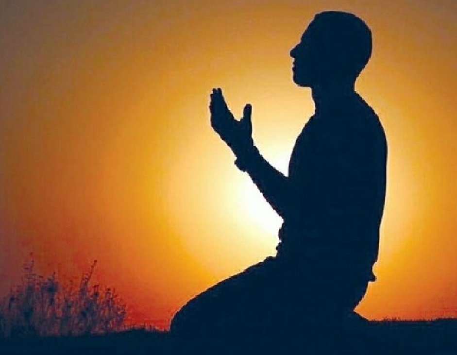 اللهم امنحنا ستراً يحجب ما اقترفناه وعلماً يزيل ما جهلناه ورزقاً يفوق ما تمنيناه اللهم إنانسألك أن تحفظ علينا النعم وتدفع عنا النقم وأن ترزقنا حلو الحياة وخير العطاء وسعة الرزق وراحة البال ولباس العافية وحسن الخاتمة والفردوس الأعلى من الجنة ووالدينا وأولادنا وأزواجنا ومن نحب.