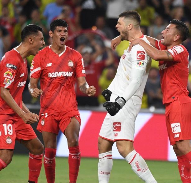 Antonio_Rosique's tweet photo. Clubes mexicanos en #LeaguesCup2023 

Clasificados a 16vos 
✅Pachuca
✅Mazatlán 
✅América
✅Juárez 
✅Pumas
✅Cruz Azul
✅León
✅Querétaro
✅Atlas
✅Rayados
✅Tigres
✅Toluca🔺📸

Eliminados
❌Chivas 🔻
❌Puebla 🔻
❌Santos
❌Necaxa
❌San Luis
❌Tijuana

¿Qué opinas? https://t.co/zyvrubJ11u