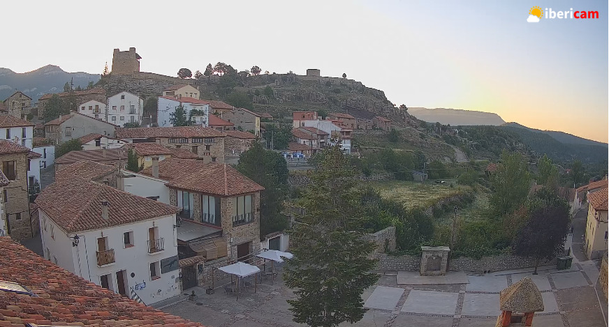 ibericam's tweet photo. Buenos días desde #ElCastellar #Teruel Cielos despejados y 17,6ºC en estos momentos
@AEMET_Aragon @ElTiempo_tve @ElTiempoA3
@eltiempo_atv @TeruelMeteo @RAM_meteo
@lasextameteo @aragonturismo @TurismoGudarJav
@aragonturismo @DPTeruel @elcastellarenaccion https://t.co/cZ9AqTFjWV