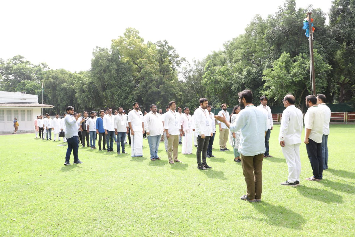 RoshanLalBittu's tweet photo. दो दिवसीय @NSUI राष्ट्रीय कार्यसमिति की बैठक #जुड़ेगा_विद्यार्थी_जीतेगा_इंडिया राष्ट्रीय प्रभारी श्री @kanhaiyakumar जी, राष्ट्रीय अध्यक्ष श्री @Neerajkundan जी की प्रमुख उपस्थिती में आज से शुरू। https://t.co/Ll8zxXuT2k