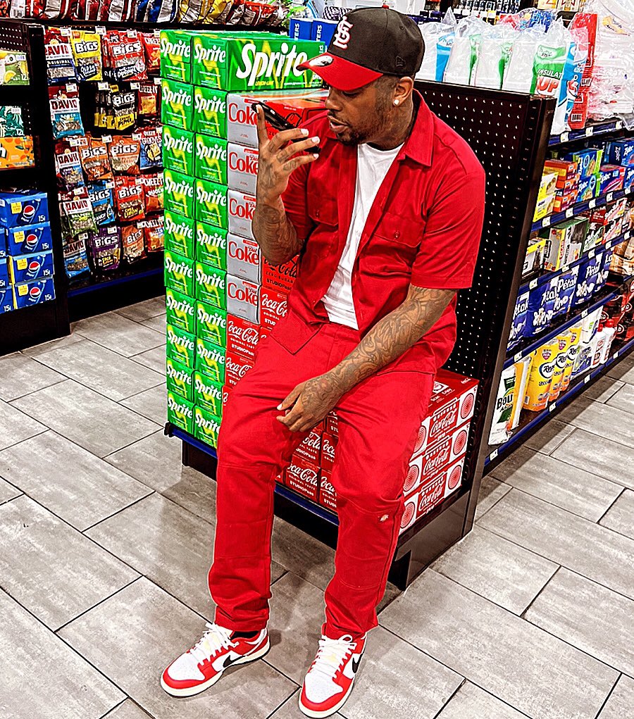 PaperChaserBee's tweet photo. I can’t wait to tell my momma ❤️ that we made it Out it’s kind crazy 🙁 that she think I took the safer route🤦🏾‍♂️ #llmyppl ##freeyak https://t.co/xXSGx65HuG