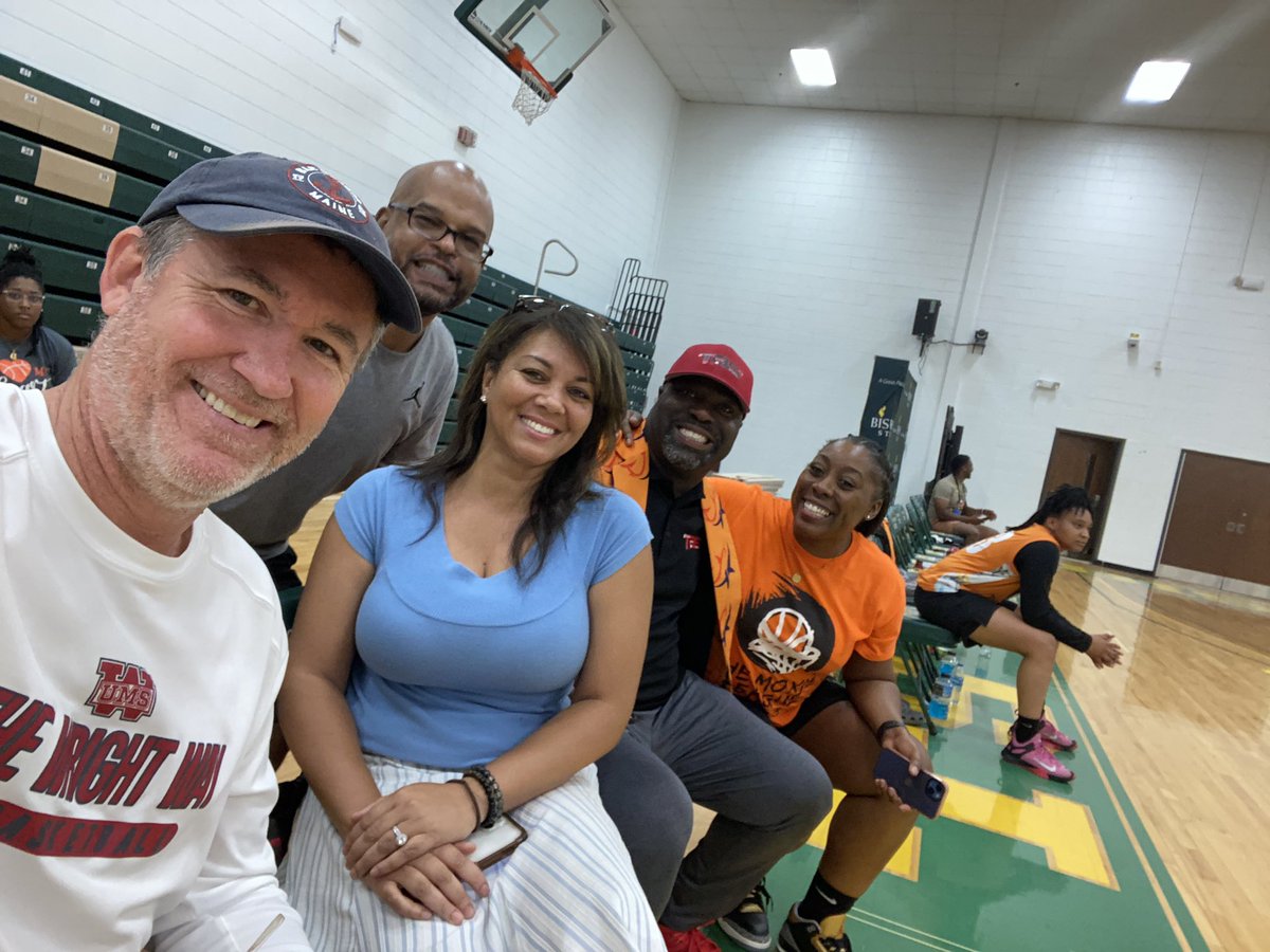 Coach_canova's tweet photo. #TheMoxieLeague @KFinProductions @calabounty @TOODLEBOYS https://t.co/gdBoqMrSd7