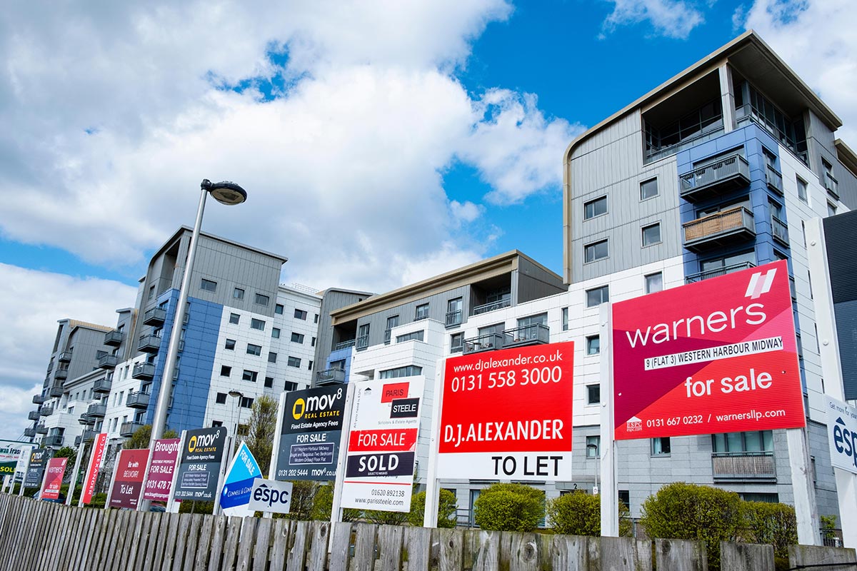 insidehousing's tweet photo. Social landlords convert outright sale projects to shared ownership as market softens #ukhousing https://t.co/quBIGRHaEX https://t.co/I7sthqvmr3