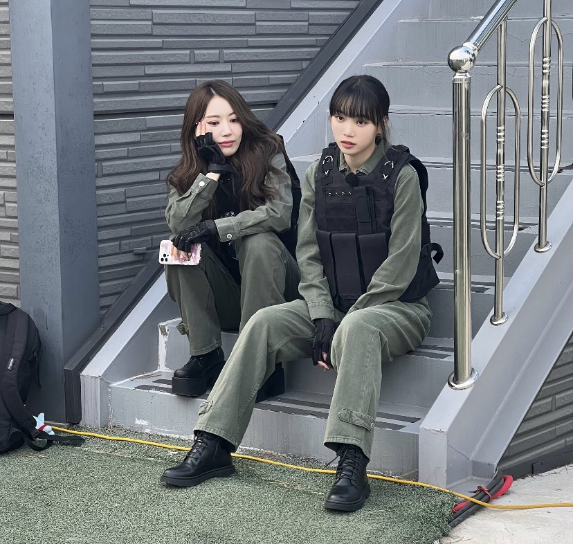 SAKURA &amp; CHAEWON OMG