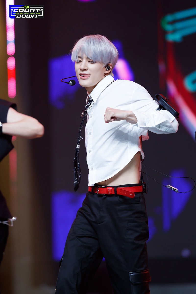 คิ้วตี้ เซ็กซี่ แปลเป็นไทยว่า น่ารัก เข็ดฟัน