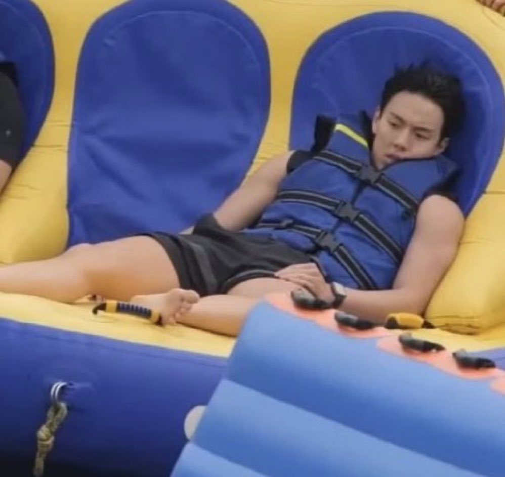 me trying to start             kihyun dropping his
august with a smile         enlistment letter