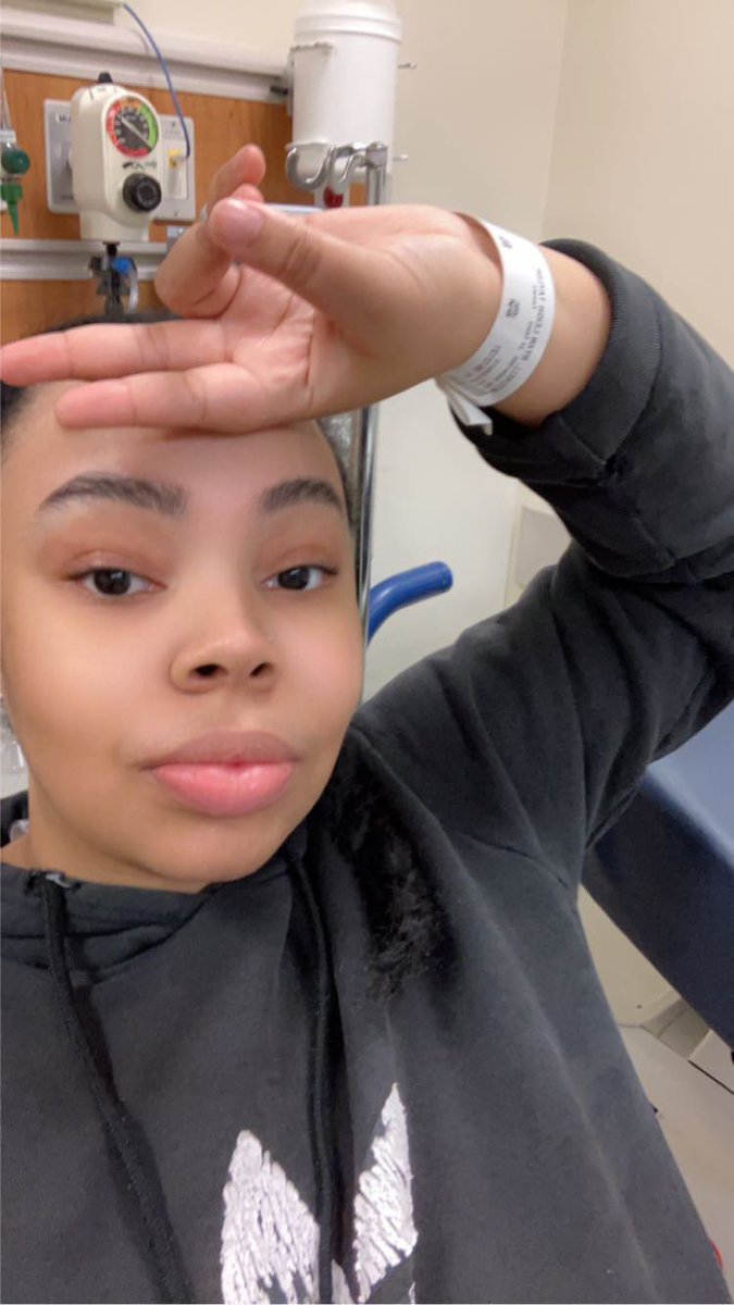 sweetgrlry's tweet image. Whoever said to pee in bleach to see if your pregnant is going st8 to hell.