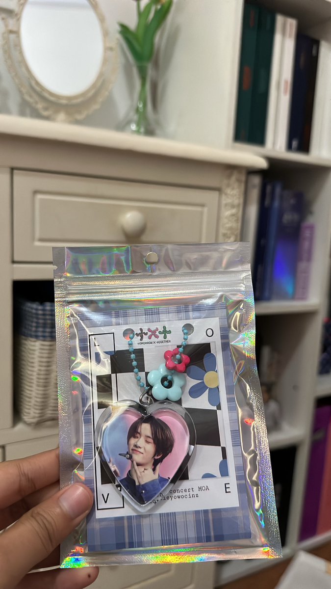 kookieyowocinz's tweet photo. Freebies for TXT  World Tour 
ACT : SWEET MIRAGE

By @kookieyowocinz🐰

🗓️ 09 Agustus 2023
📍Beach City International Stadium, Ancol

Like and RT very apreciated💗
See u in venue MOA
Let’s be moots 🤍:✧₊˚.

#TXT_ASM_TOUR_in_Jakarta 
#TOMORROW_X_TOGETHER https://t.co/sOnWCWPDd1