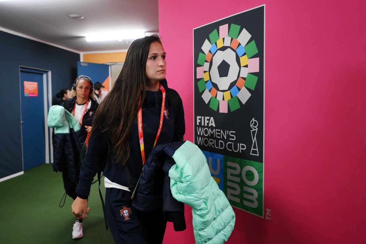 selecaoportugal's tweet photo. Chegámos 👀

#PORUSA #FIFAWWC #Navegadoras https://t.co/1kcG7bu08z