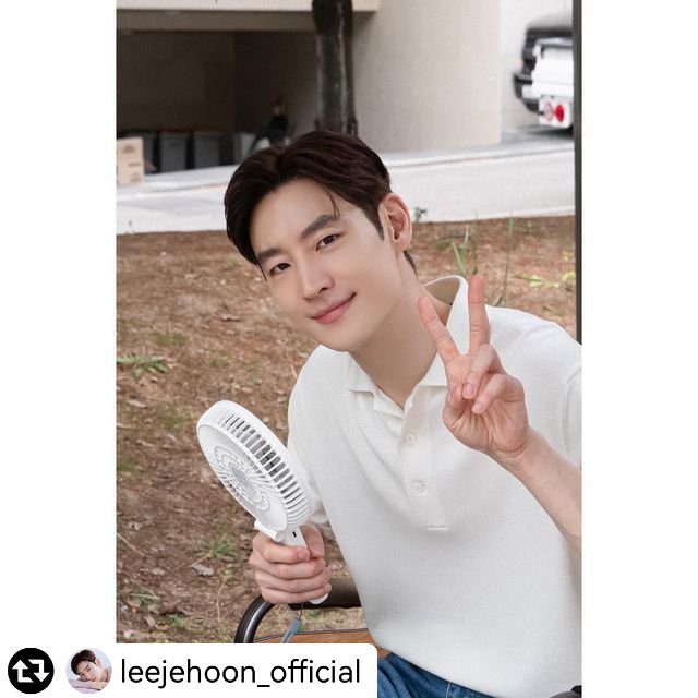 PHHoonist's tweet photo. @leejehoon_official
Instagram Update 📸
07312023
⠀
Everyone
The weather is so hot, right?🥹
Drink water often and don't go out too much
Please stay healthy and don't get sick!!

#Kellogg @kelloggs_Korea
#LeeJeHoon #이제훈 #Hoonstagram https://t.co/xfKjjxe02G