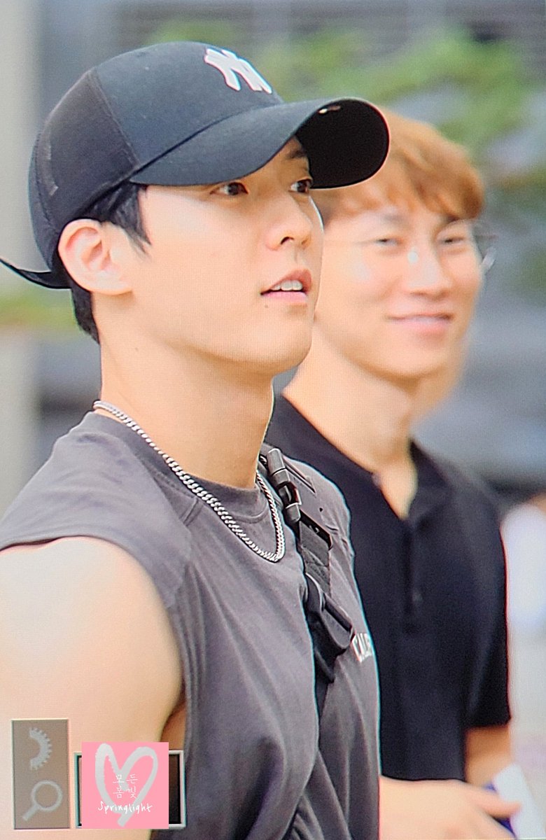 Springlight_2mh's tweet photo. 230801 김포공항 출국 [preview 프리뷰]

@btob2mh #HUTA #이민혁 #허타람찌 #허타 #LEE_MINHYUK #ミニョク #비투비 #BTOB https://t.co/fpjvOszBxS