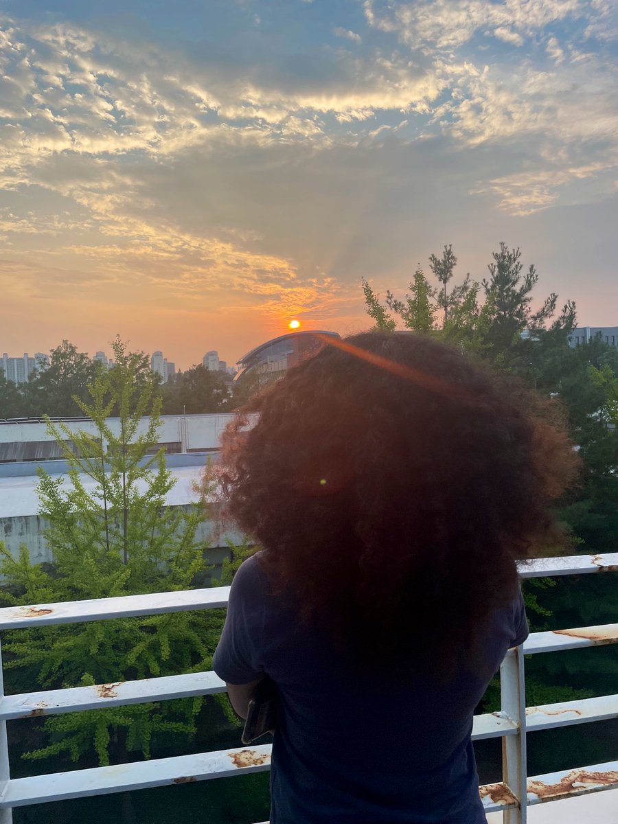 RahelAsefa11's tweet photo. Sunset in S. K🌇 
#SummerVibes 🌄🌞 https://t.co/n8Hx8wVK7L