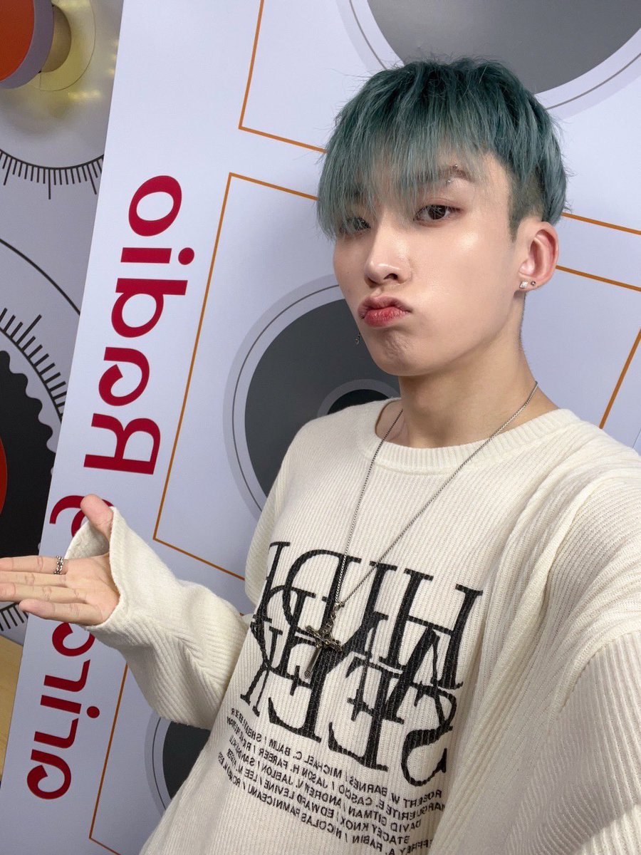 XODIAC_MEMBERS's tweet photo. [#웨인]

쏘블리 라디오 잘 보셨나요?
앞으로 더욱 더 다양한 모습 많이 
보여드릴 수 있도록 노력하겠습니다 
항상 고맙고 사랑합니다 🐺🩶

#XODIAC #소디엑 #WAIN #웨인 https://t.co/2PIDsNxC6l