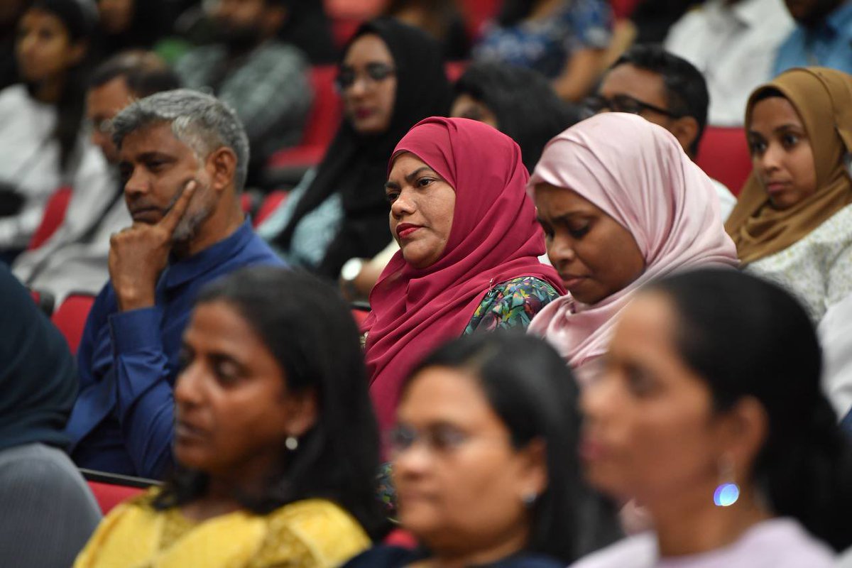 presidencymv's tweet photo. First Lady Fazna Ahmed attended a lecture by Professor Joseph Knobel Freud on empowering young minds for better wellbeing. Renowned psychologist and psychotherapist Professor Freud spoke at an event organised by @mogfssmv, @mnuedu, and @igmhmv National Centre for Mental Health. https://t.co/QeuZetQ88J