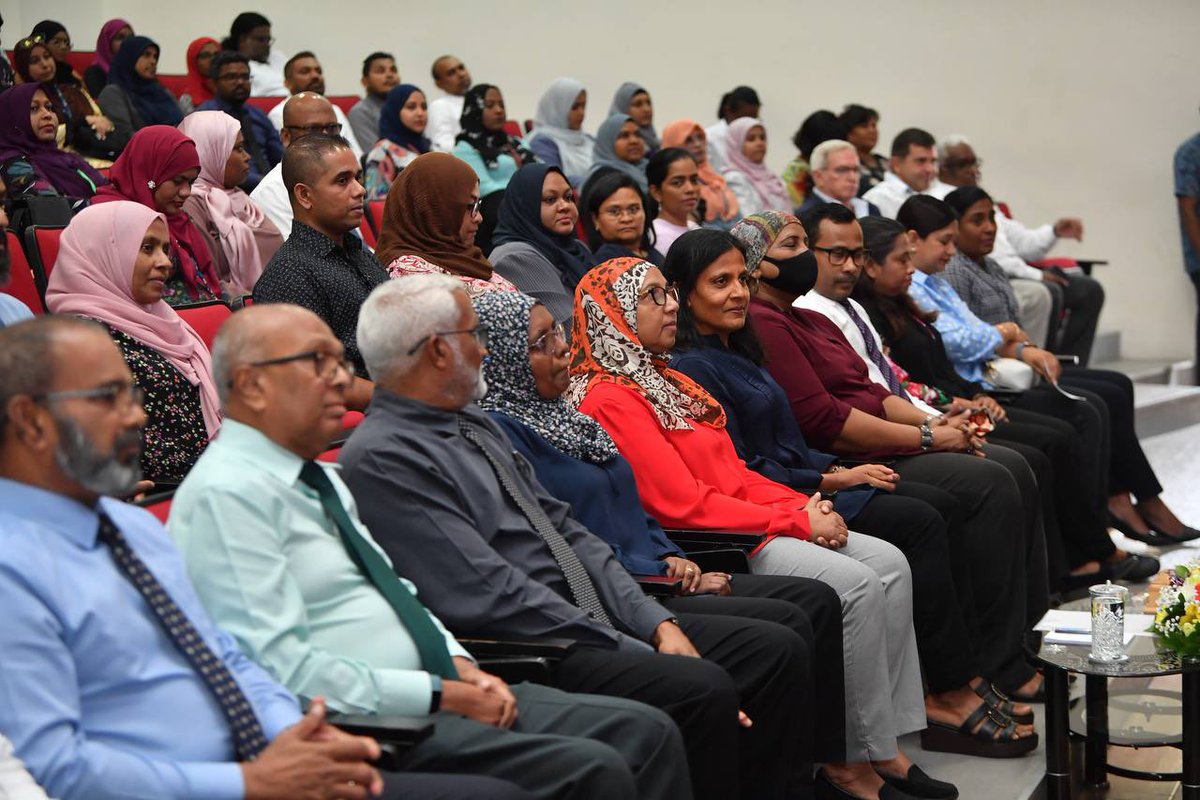 presidencymv's tweet photo. First Lady Fazna Ahmed attended a lecture by Professor Joseph Knobel Freud on empowering young minds for better wellbeing. Renowned psychologist and psychotherapist Professor Freud spoke at an event organised by @mogfssmv, @mnuedu, and @igmhmv National Centre for Mental Health. https://t.co/QeuZetQ88J
