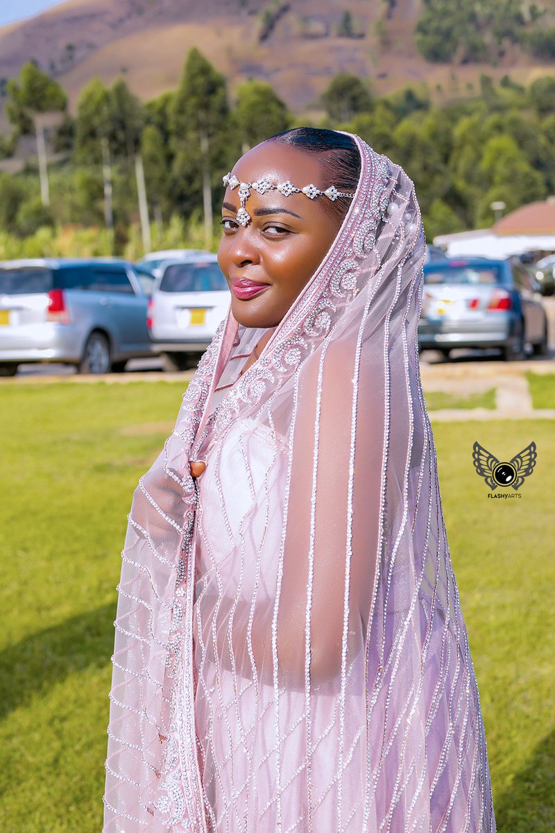 flashy_arts's tweet photo. Happy new month our #photofreaks ! Please send in your bookings on 0758943426 for photography and videography services on your function just like Anitah did❤️!Remember at @flashy_arts,we #documentmemories 🥰
#footprintsofart
#FemalePhotographer https://t.co/WWKrNZo7ZF