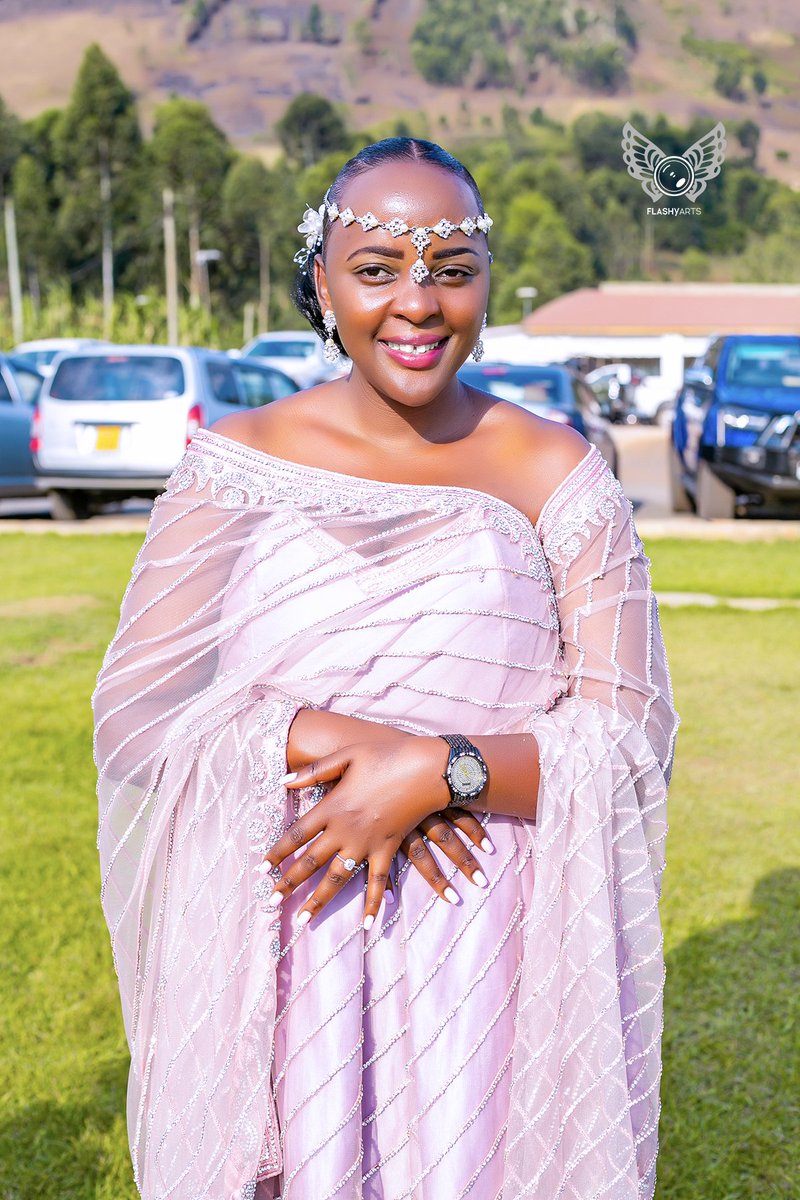 flashy_arts's tweet photo. Happy new month our #photofreaks ! Please send in your bookings on 0758943426 for photography and videography services on your function just like Anitah did❤️!Remember at @flashy_arts,we #documentmemories 🥰
#footprintsofart
#FemalePhotographer https://t.co/WWKrNZo7ZF