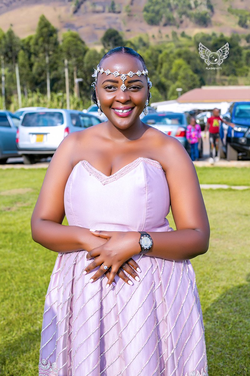 flashy_arts's tweet photo. Happy new month our #photofreaks ! Please send in your bookings on 0758943426 for photography and videography services on your function just like Anitah did❤️!Remember at @flashy_arts,we #documentmemories 🥰
#footprintsofart
#FemalePhotographer https://t.co/WWKrNZo7ZF