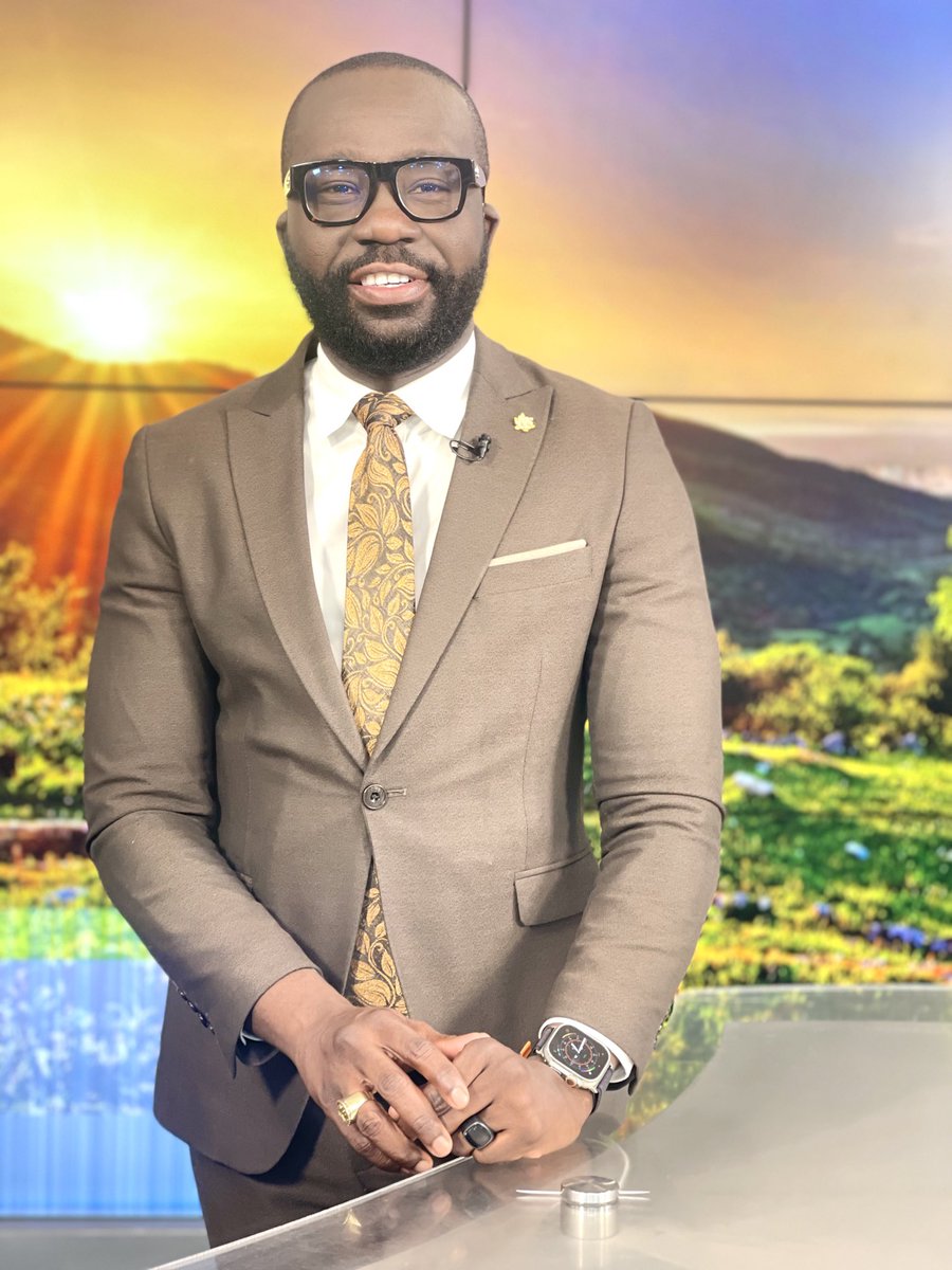 BenjaminAkakpo3's tweet photo. What’s your mental palate craving this morning? We’ve got you #CompletelyCovered on the #AMShow!

Join us and let’s discuss the #MidYearBudgetReview, among other crucial matters - #ForGodAndCountry!🇬🇭🙌🏾

#JoyNews https://t.co/u1vURAYHi3