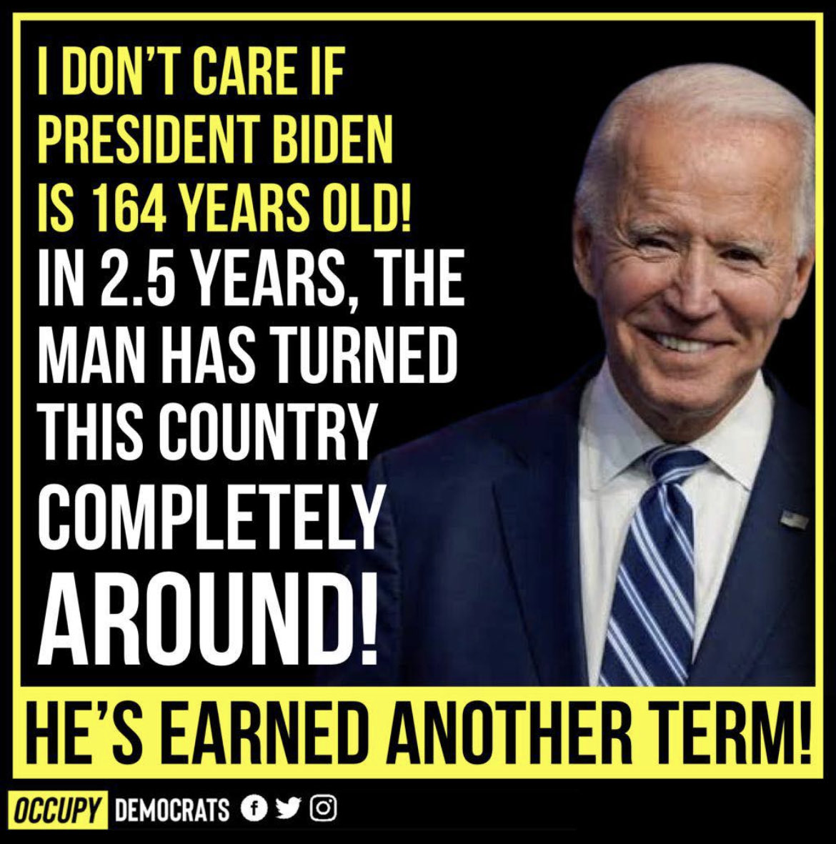 kangaroos991's tweet photo. Drop a 💙 if you stand with Biden! 💙 https://t.co/4izJzCrEkJ