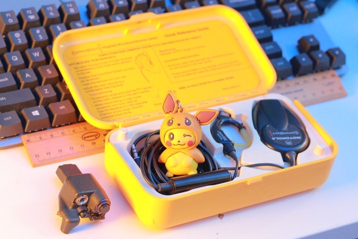 bd7pa's tweet image. Found an almost new Motorola Comport set in the junk pile. #motorola #commport #visar #xts5000 #ham #hamradio