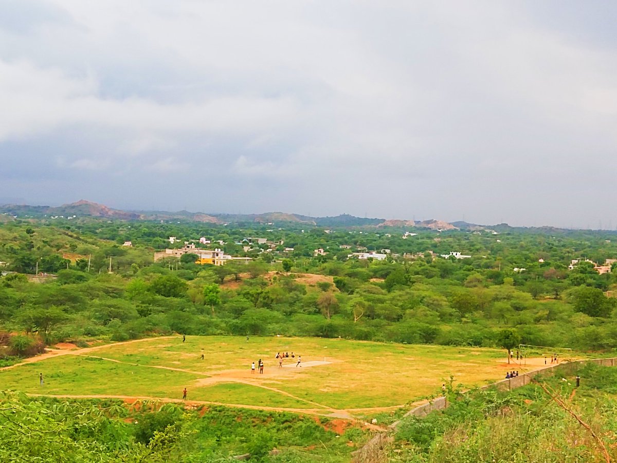Nitesh_karmadi's tweet photo. This playground built with the cooperation of the villagers during the Corona period is located in Dhani Karmadi Tan Papurna Tehsil Khetri District Jhunjhunu Honorable CM@ashokgehlot51 is requested to convert this sports ground into sports stadium।
#stadiumkarmadi
@RajCMO https://t.co/omzcckhQ8v