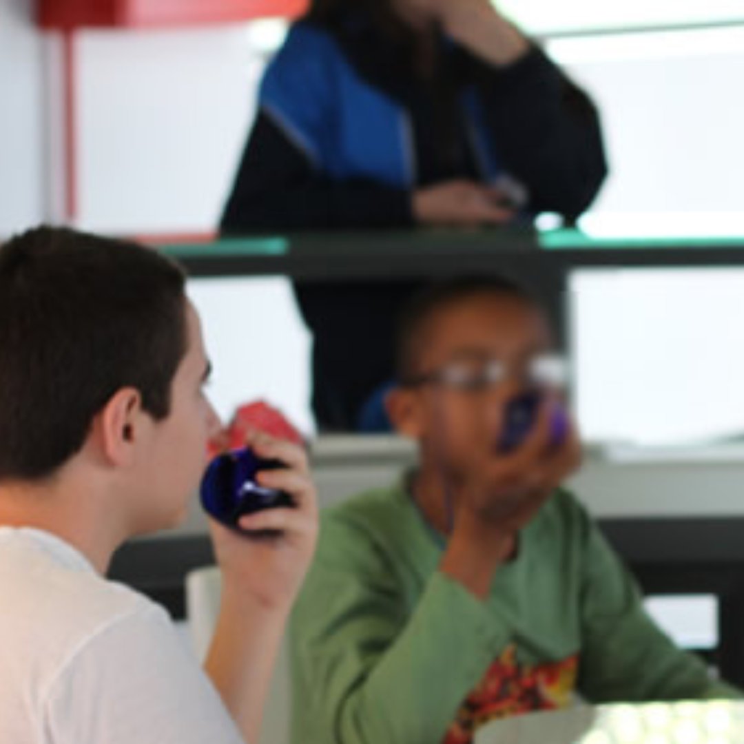 En nuestro Círculo de Cata, podrás comparar tus valoraciones con las de nuestros expertos, ¡con sistemas electrónicos de valoración instantánea! 🎯😍 ¡Ven y sumérgete en este mundo de sabores y aromas únicos!