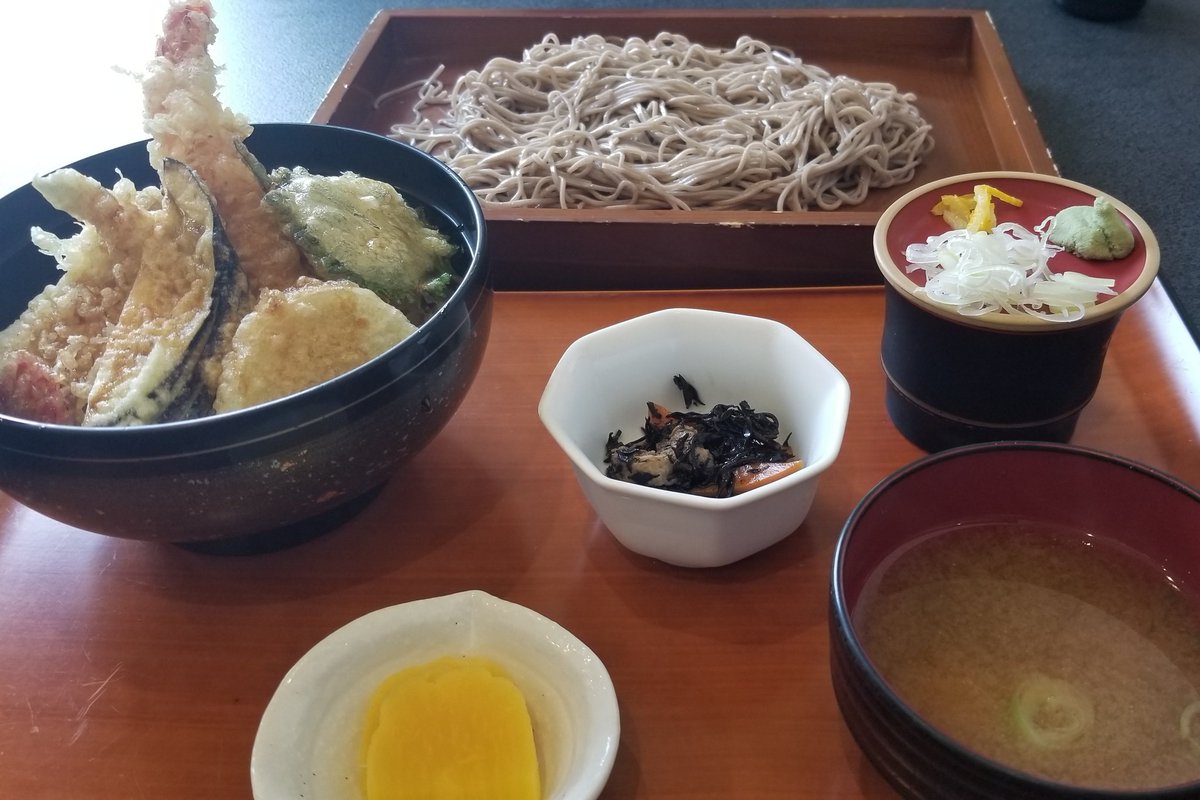 Nonk_oo7's tweet photo. 弘前市の[茶々⭕]でランチ

天丼とそばのセット。
ちょいとお高かったけど美味しく頂きました。にしても暑い！ https://t.co/tfXDlmyyNw