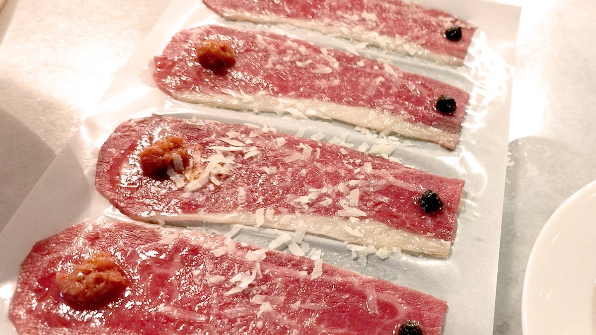 encantadissim's tweet photo. Un establiment enorme i molt ben condicionat que ofereix una proposta senzilla i informal però força ben resolta al cor de #Mollet, una població que apunta interessants punt d'interès gastronòmic a banda d'aquest #Pitapes 😋😋😋
Aquí el teniu:👉 https://t.co/u8271iQBtf https://t.co/sMCLrEyMcH