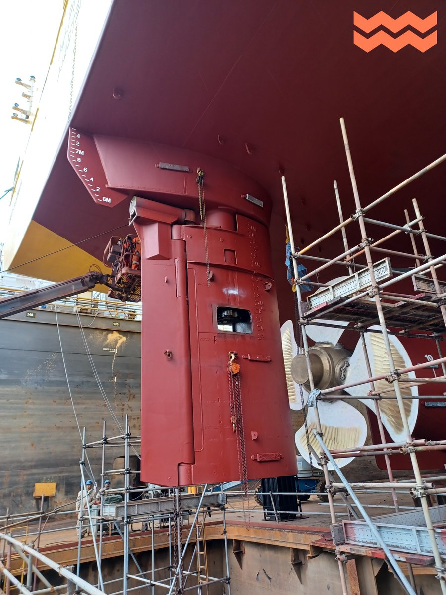 She’s ready for her next heavy transport 💪 This Heavy Load Carrier was built in 2013, when she was fitted with our Timon open linkage flap rudder. Recently, she was in dry dock for emergency repairs. Our service team carried out necessary maintenance. Safe journeys!