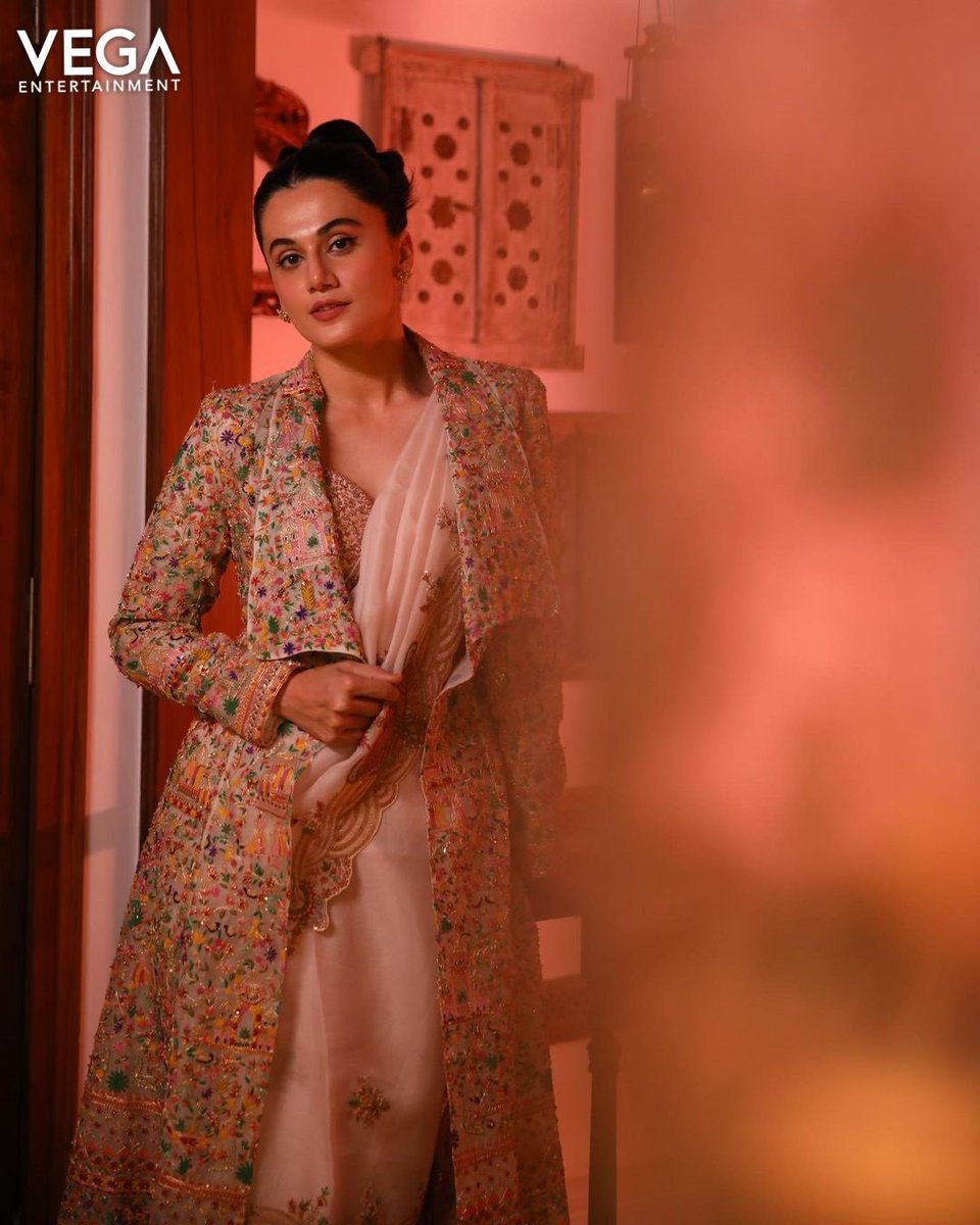 vegaent's tweet photo. Vega Entertainment Wishes Taapsee Pannu A Very Happy Birthday 📷📷
#TaapseePannu #Taapsee #tollywoodactress #bollywoodactress #happybirthday #1aug #vega #entertainment #vegaentertainment https://t.co/aL4SP7JJge
