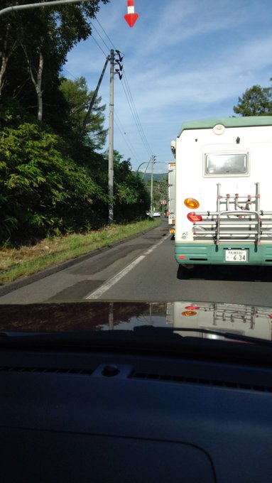 反対車線全く通ってないのに何で待たされてるのこれ&hellip;&hellip;1時間待ってるのに全然動かん https://t.co/qH8sZJDopj<a href="/tag/nintendoswitch"class="tags"><span>#nintendoswitch</span></a><a href="/tag/splatoon3"class="tags"><span>#splatoon3</span></a><a href="/tag/%E3%82%B9%E3%83%97%E3%83%A9%E3%83%88%E3%82%A5%E3%83%BC%E3%83%B33"class="tags"><span>#スプラトゥーン3</span></a>