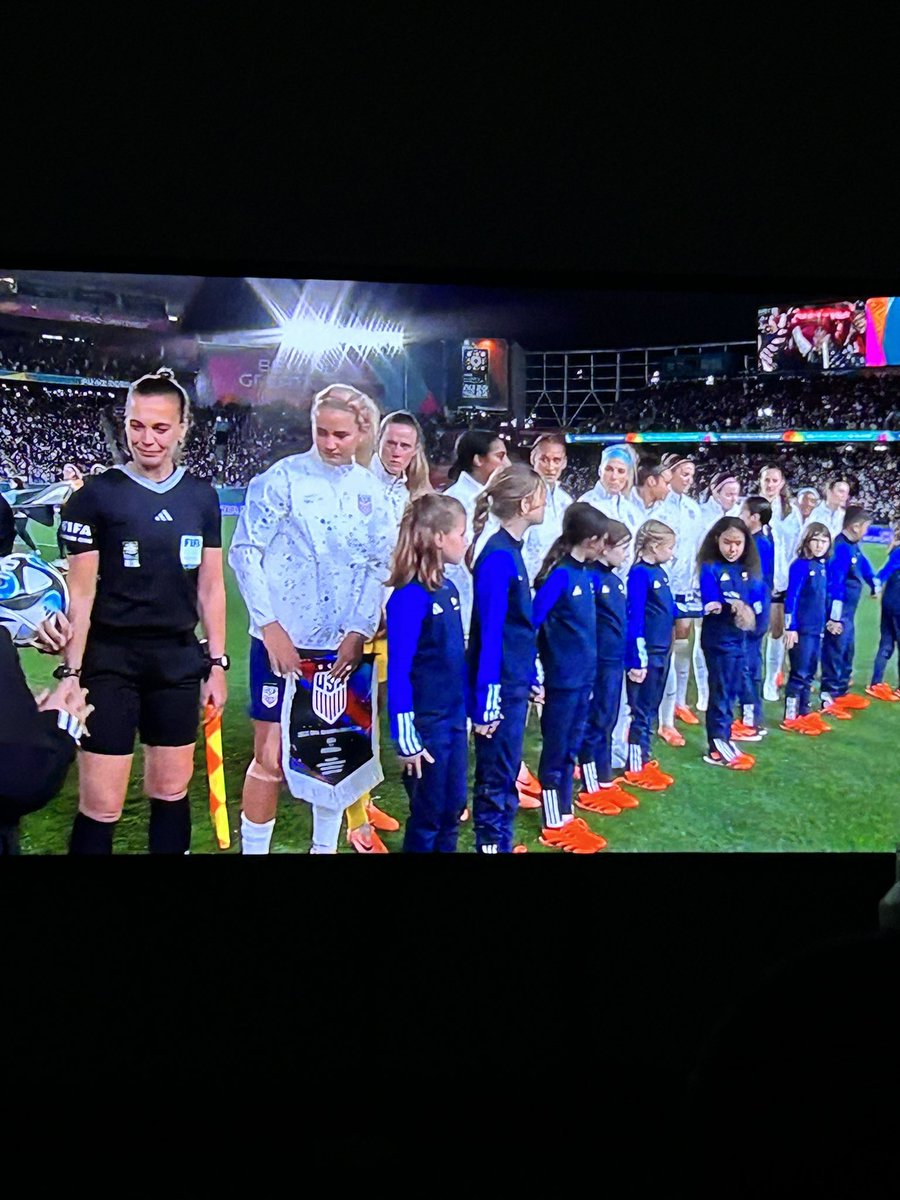 Katsal1290's tweet photo. #StayUpWithUS  ⚽️😎 #uswnt https://t.co/iXVVwBNOix