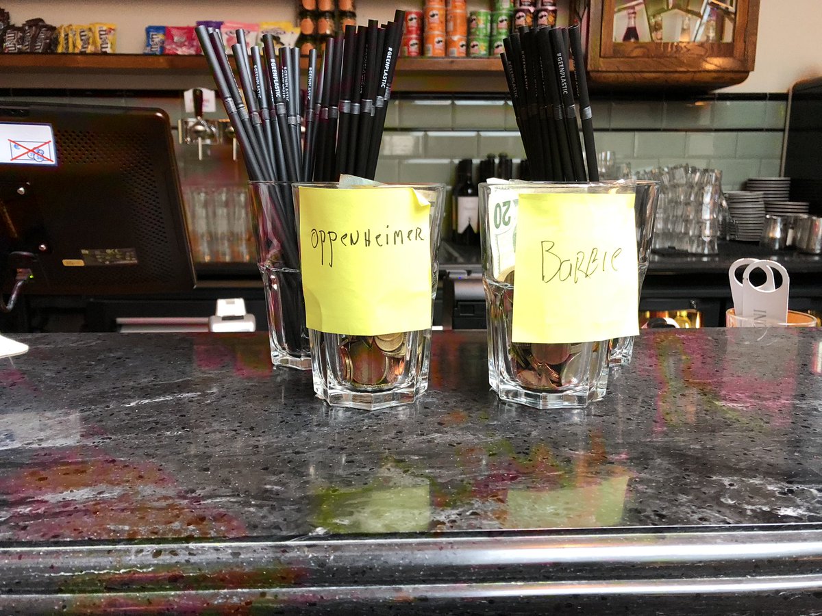 MonicaKeyzer's tweet photo. 🎬
Barbenheimer!
#straattaal Haarlemmerdijk - Amsterdam.
#Barbie #Oppenheimer #TheMovies #fooi #fooienpot #Barbenheimer https://t.co/XDhI5Py1xa